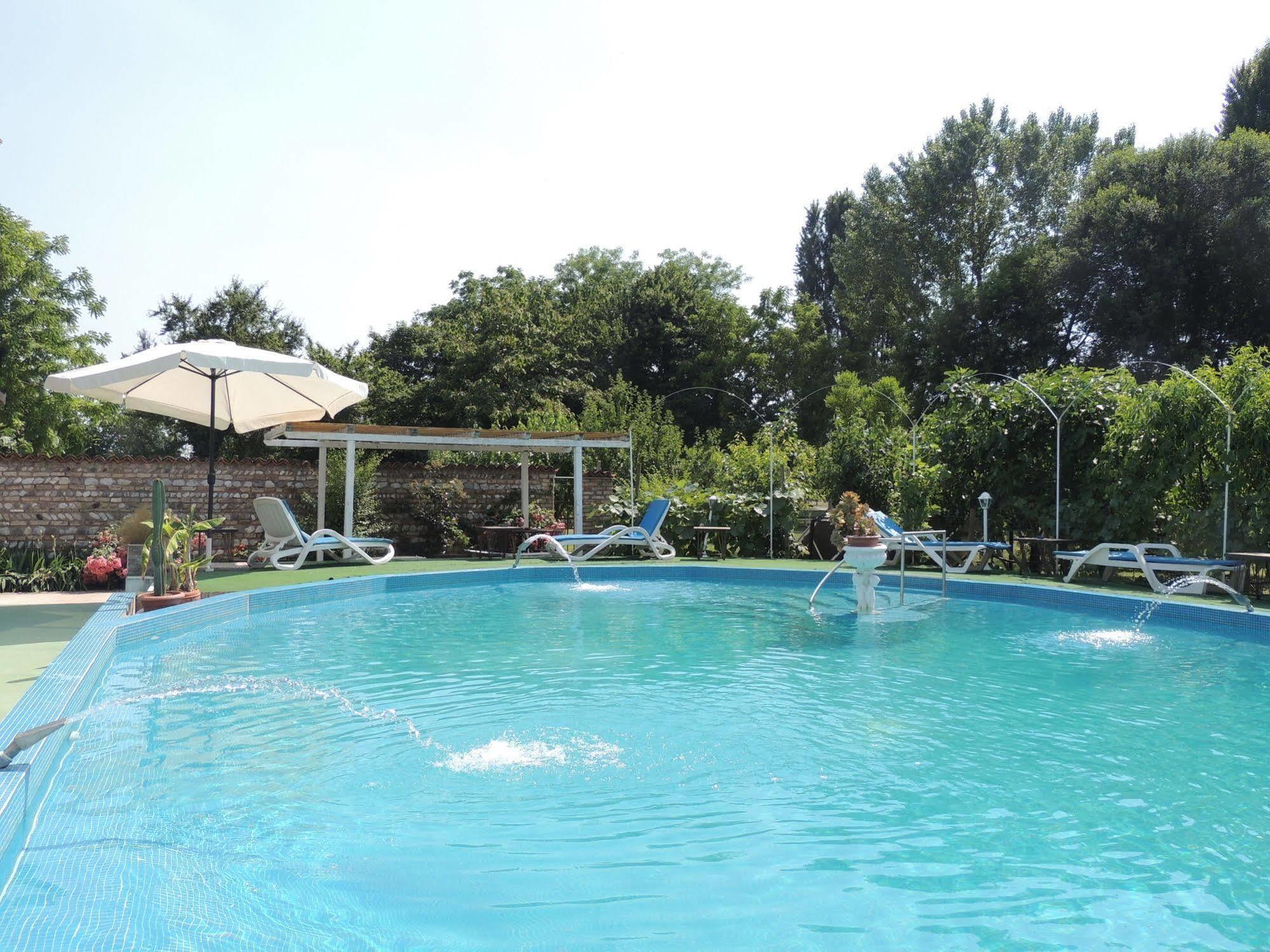 Resort Villa Manin Passariano Bagian luar foto